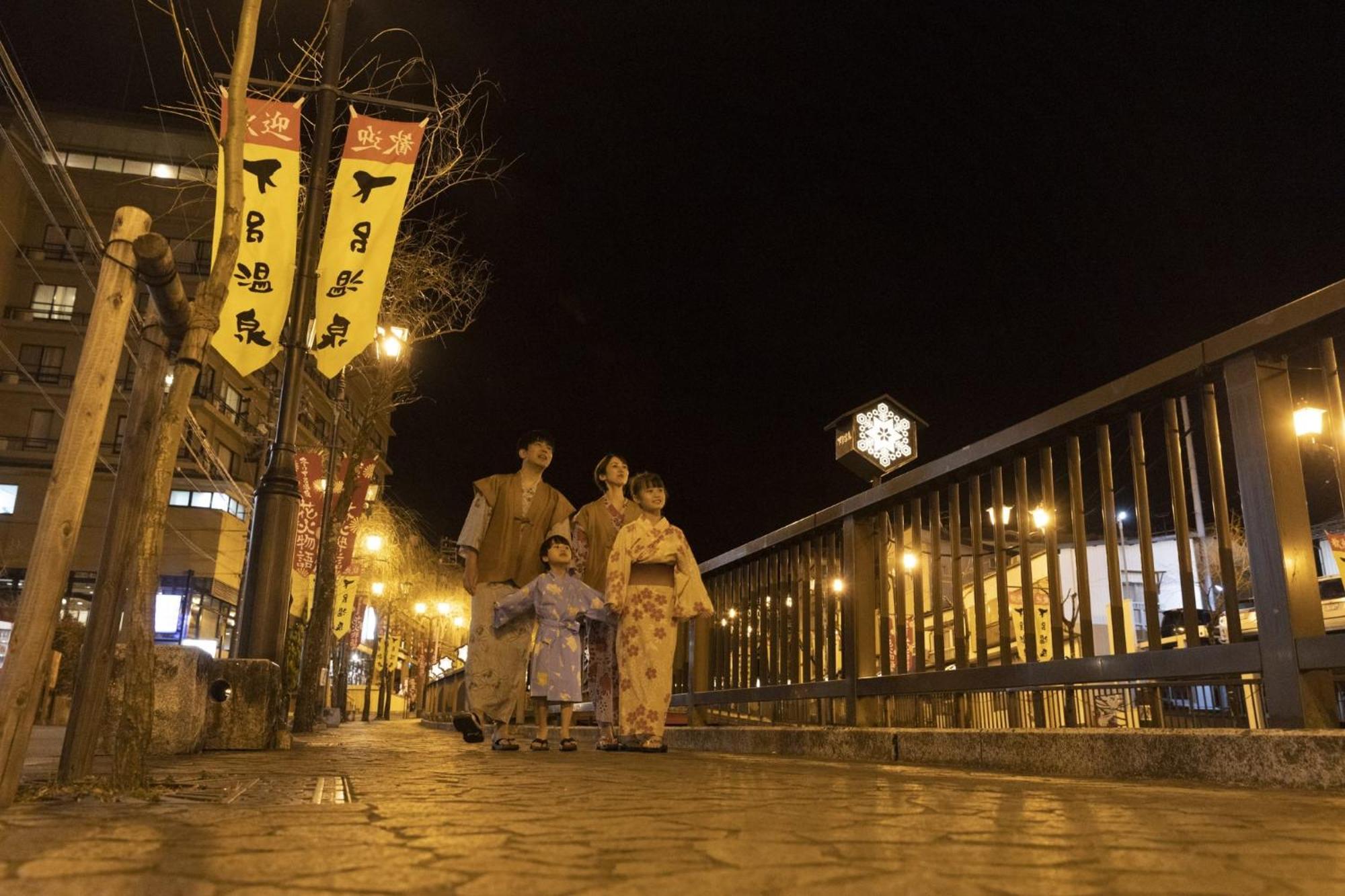 Ooedo Onsen Monogatari Premium Gero Honkan Exterior photo